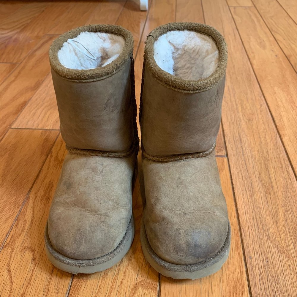 Kids Waterproof Uggs - Size 9